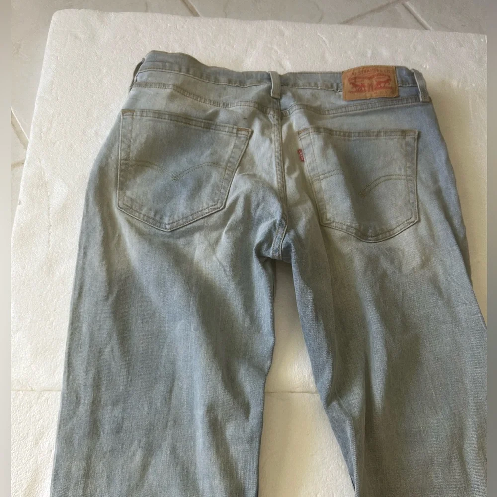 Levi’s light wash jeans 514